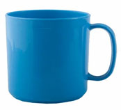 Кружки и стаканы пластмассовые